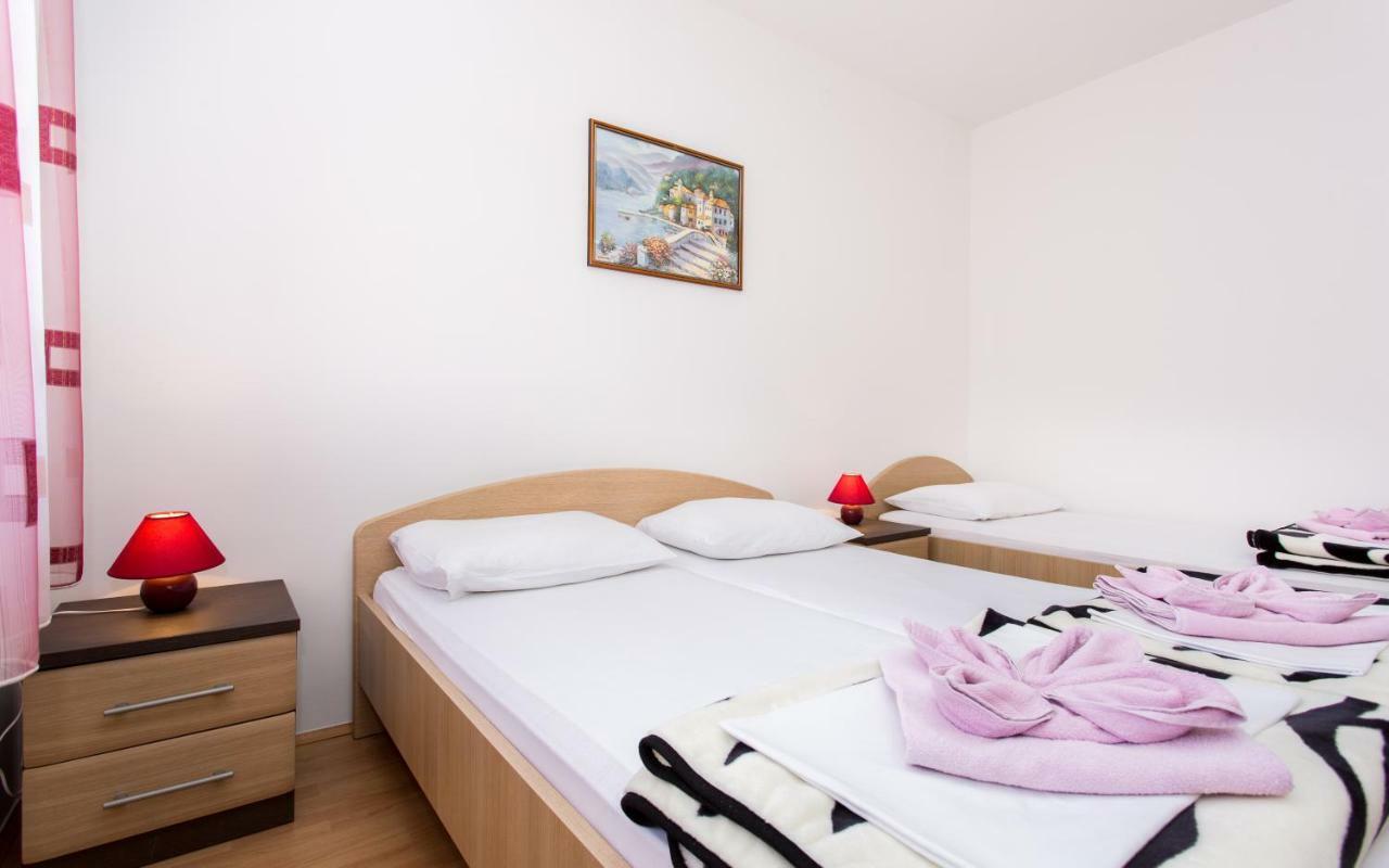 Apartments Mira バスカ エクステリア 写真